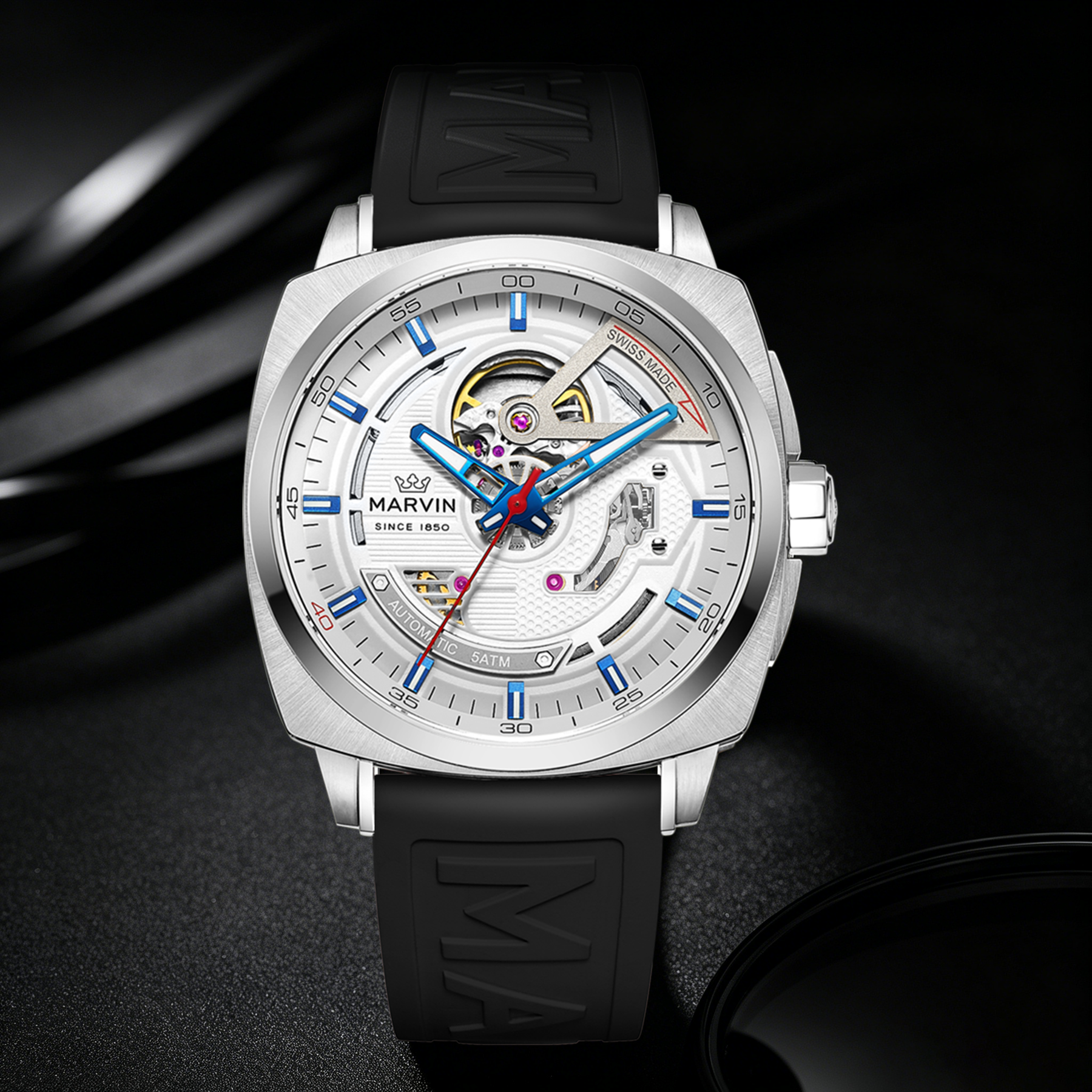 Cushion M119 Luxury Steel Chrono