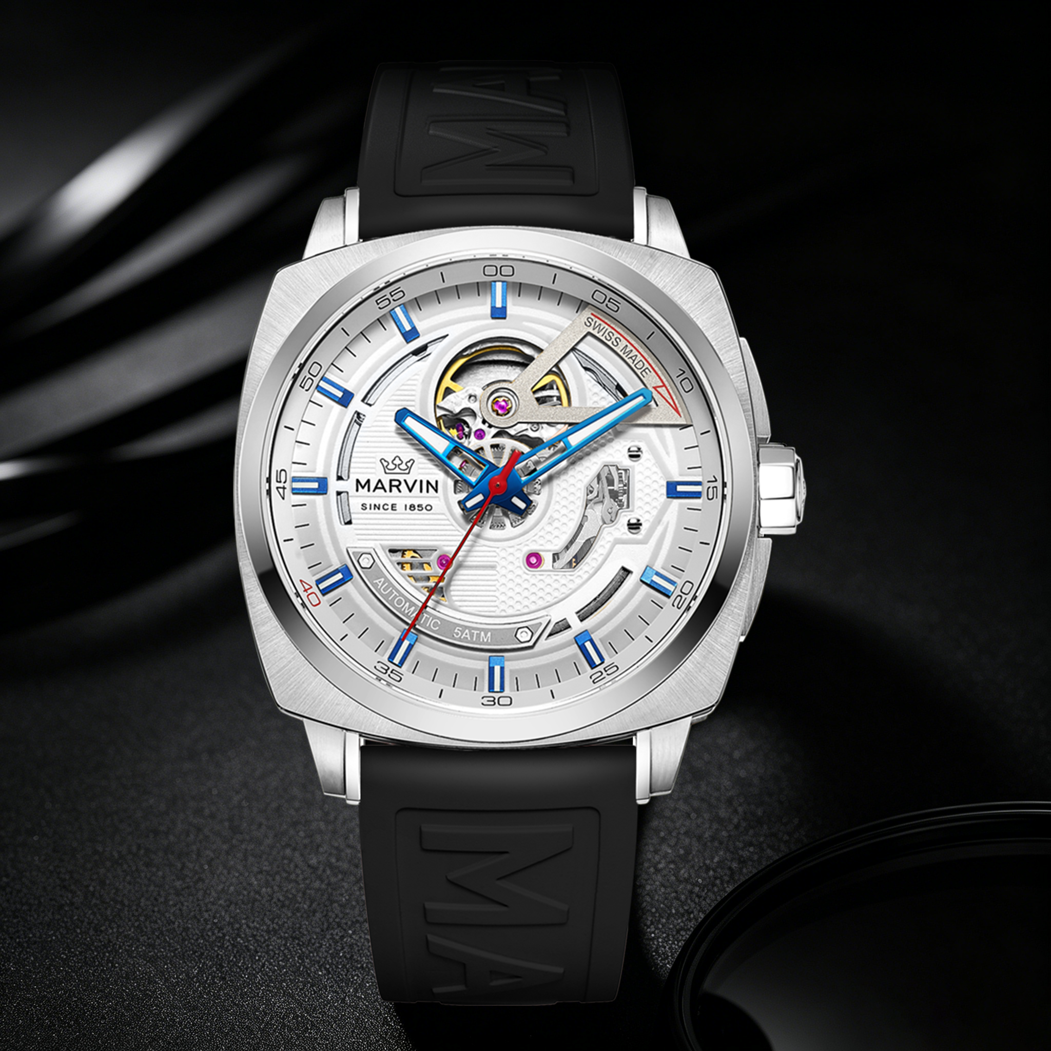 Cushion M119 Luxury Steel Chrono