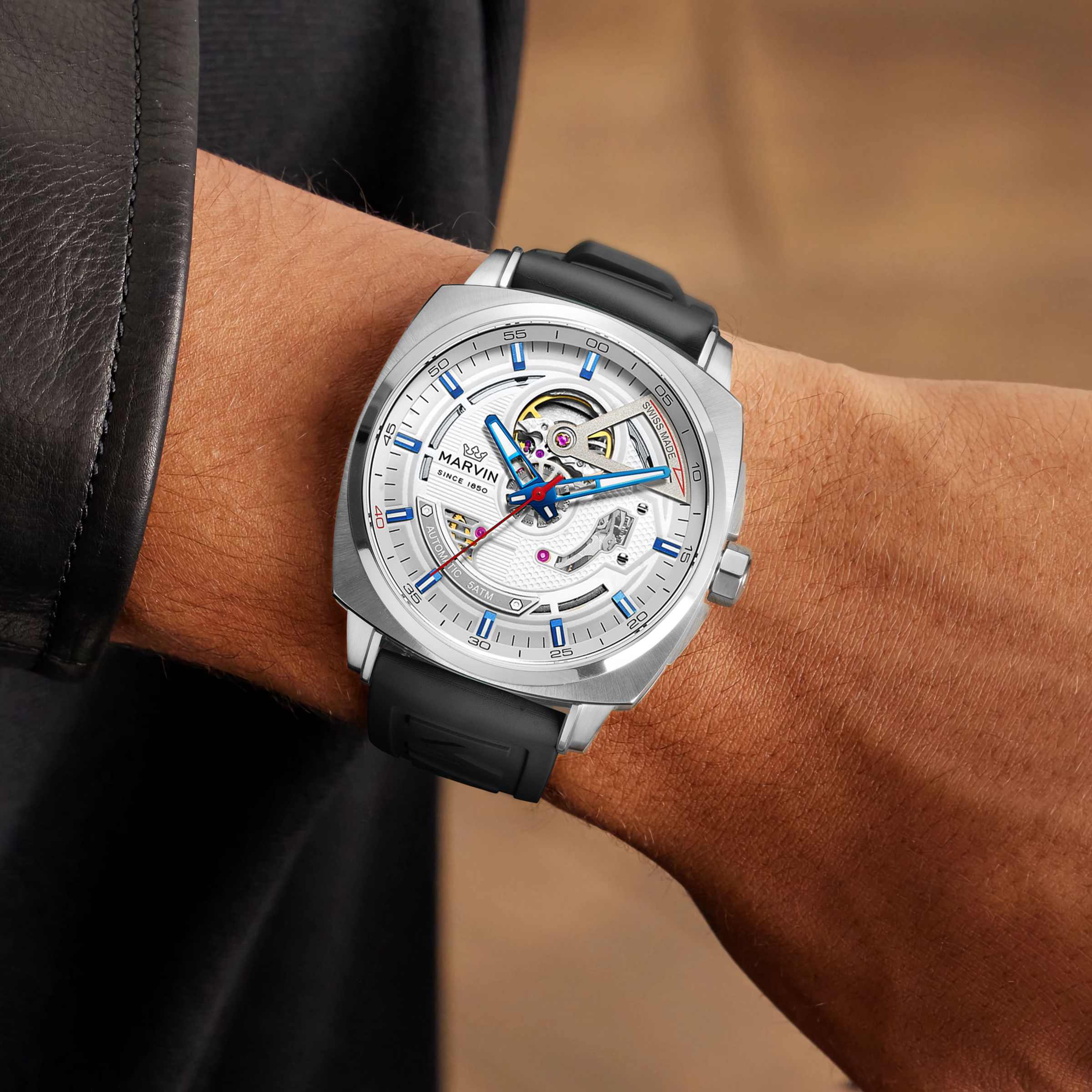 Cushion M119 Luxury Steel Chrono