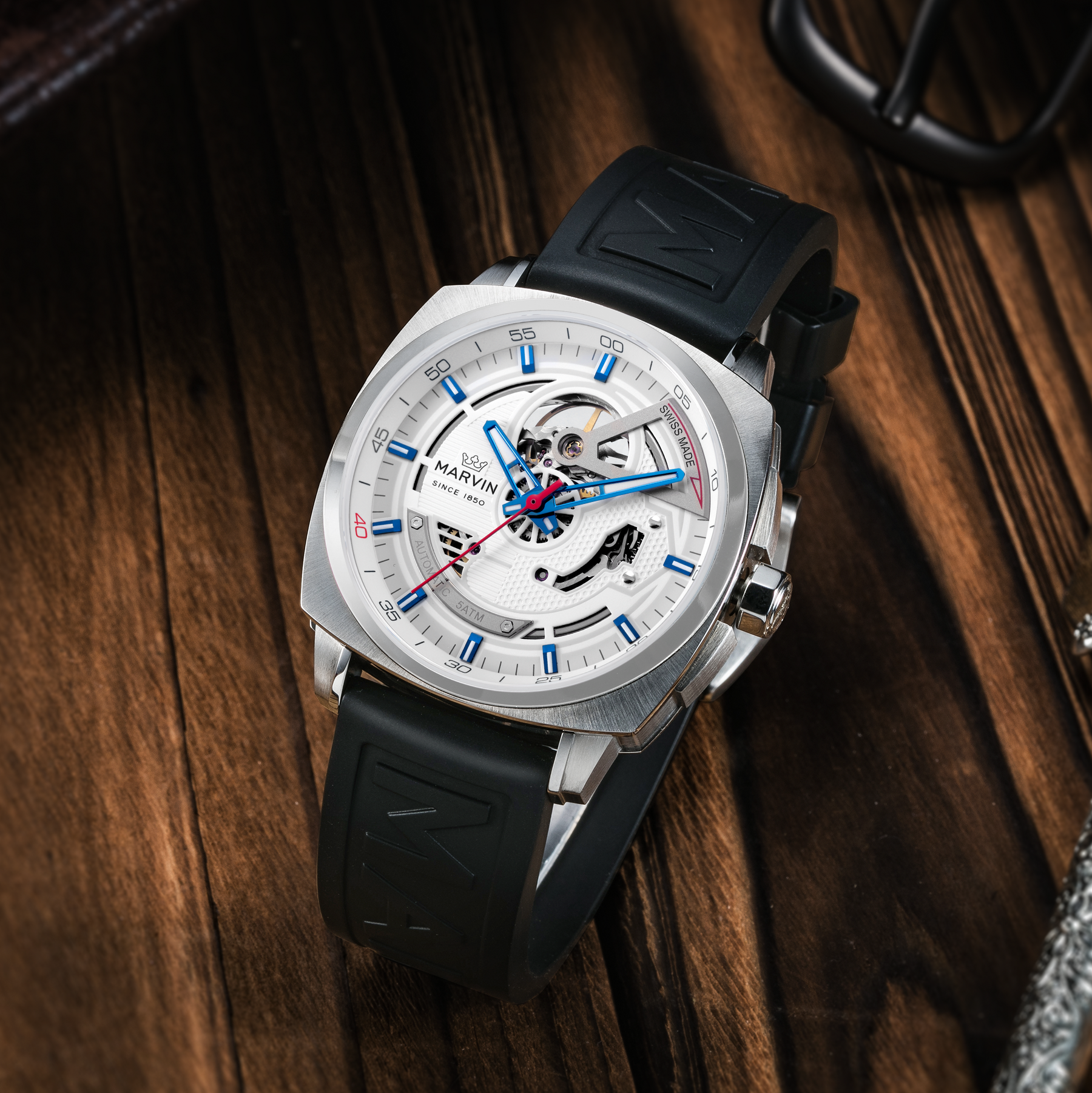 Cushion M119 Luxury Steel Chrono